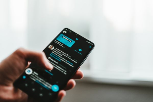 Twitter accounts marketers should follow in 2022